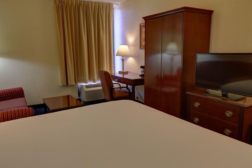 Surestay Plus Hotel By Best Western Chicago Lombard Buitenkant foto