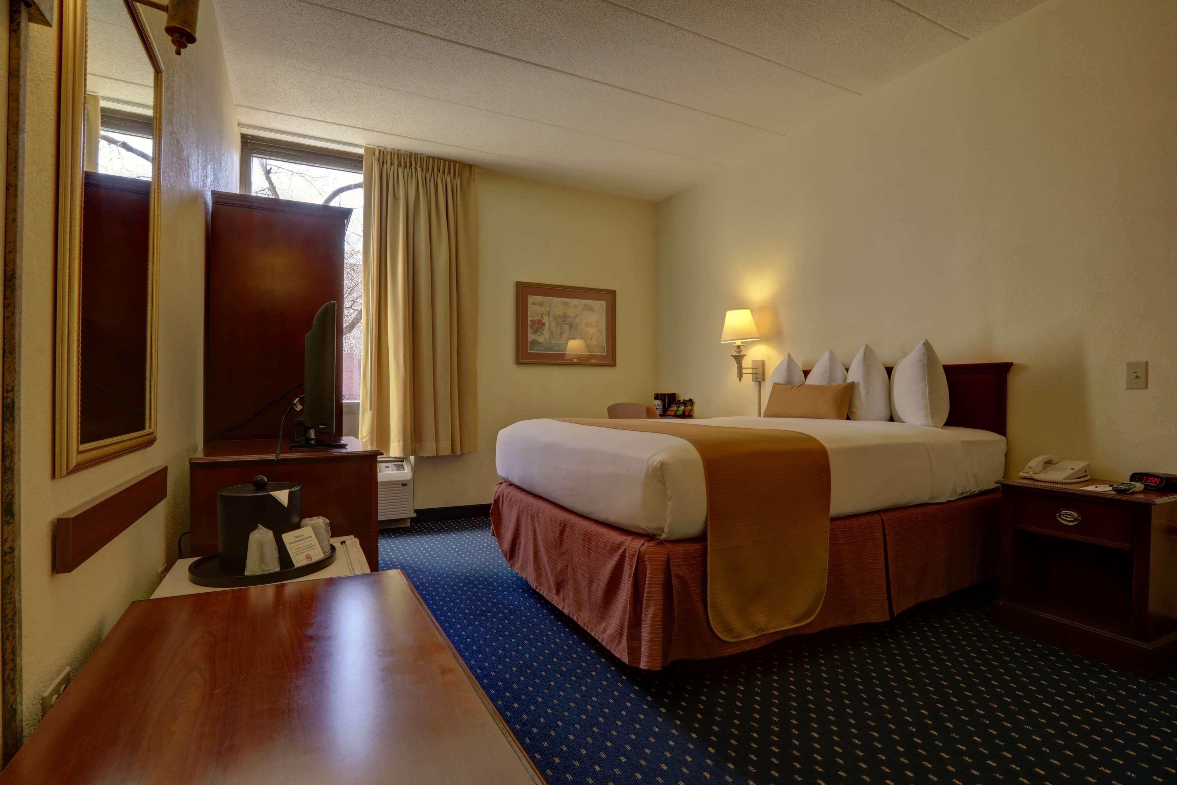 Surestay Plus Hotel By Best Western Chicago Lombard Buitenkant foto