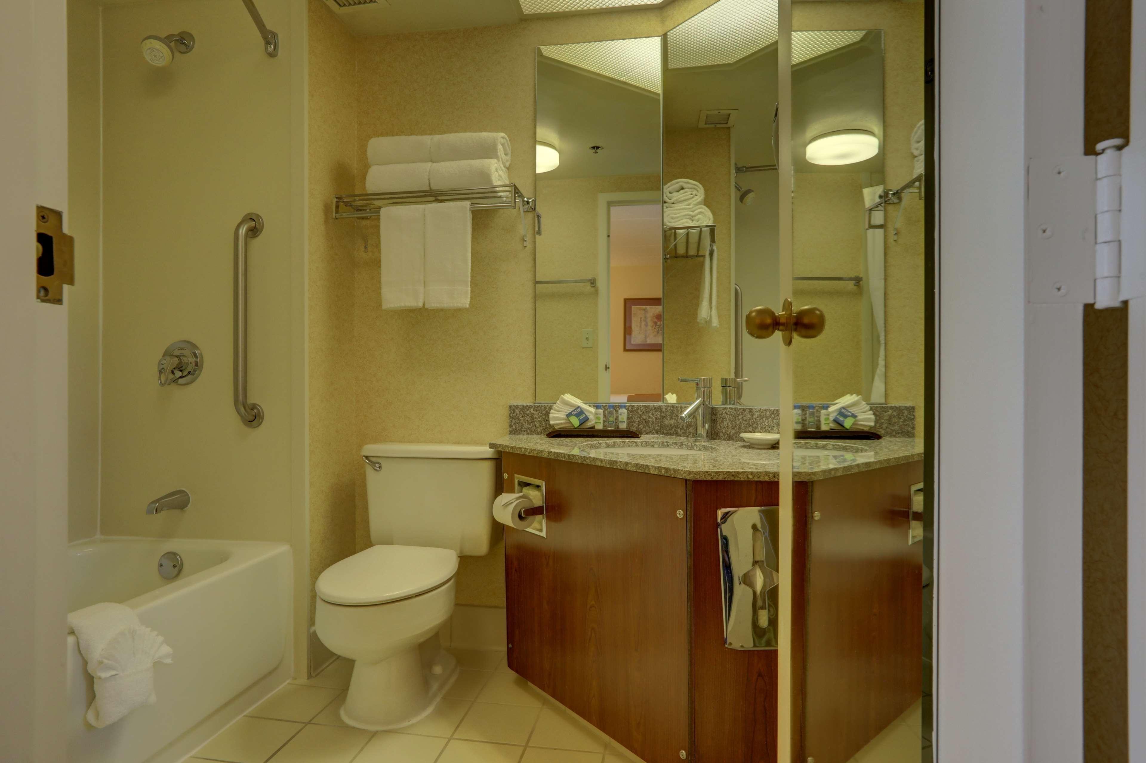 Surestay Plus Hotel By Best Western Chicago Lombard Kamer foto