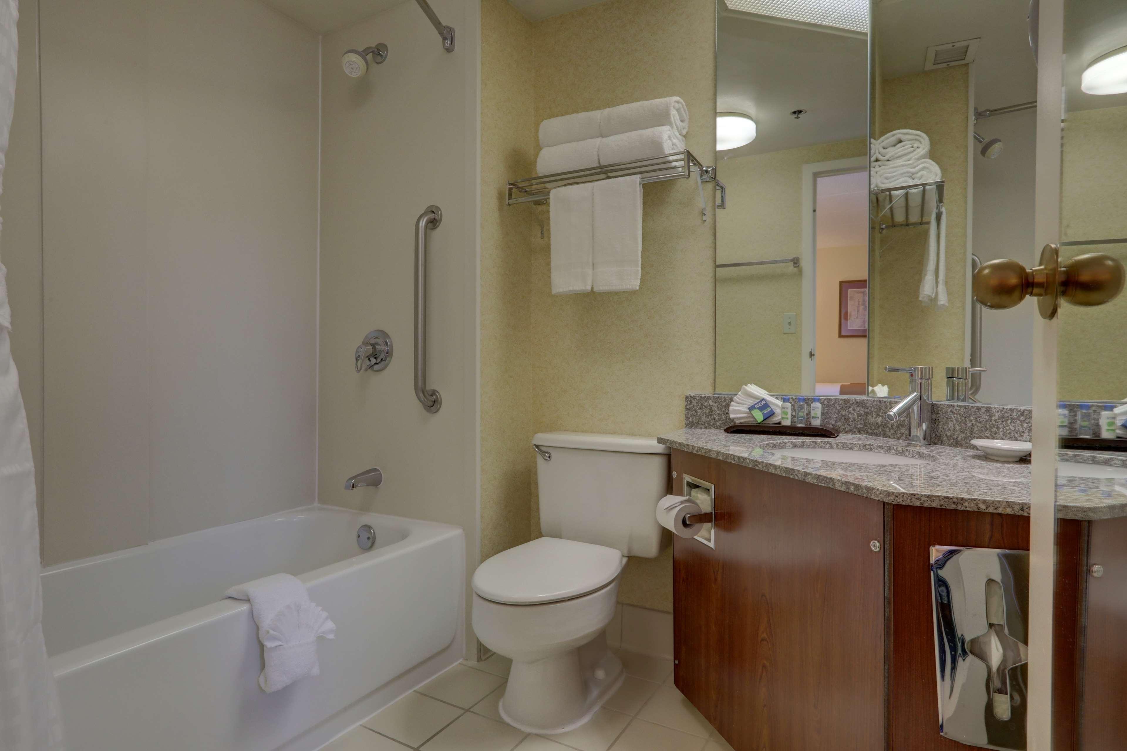 Surestay Plus Hotel By Best Western Chicago Lombard Kamer foto