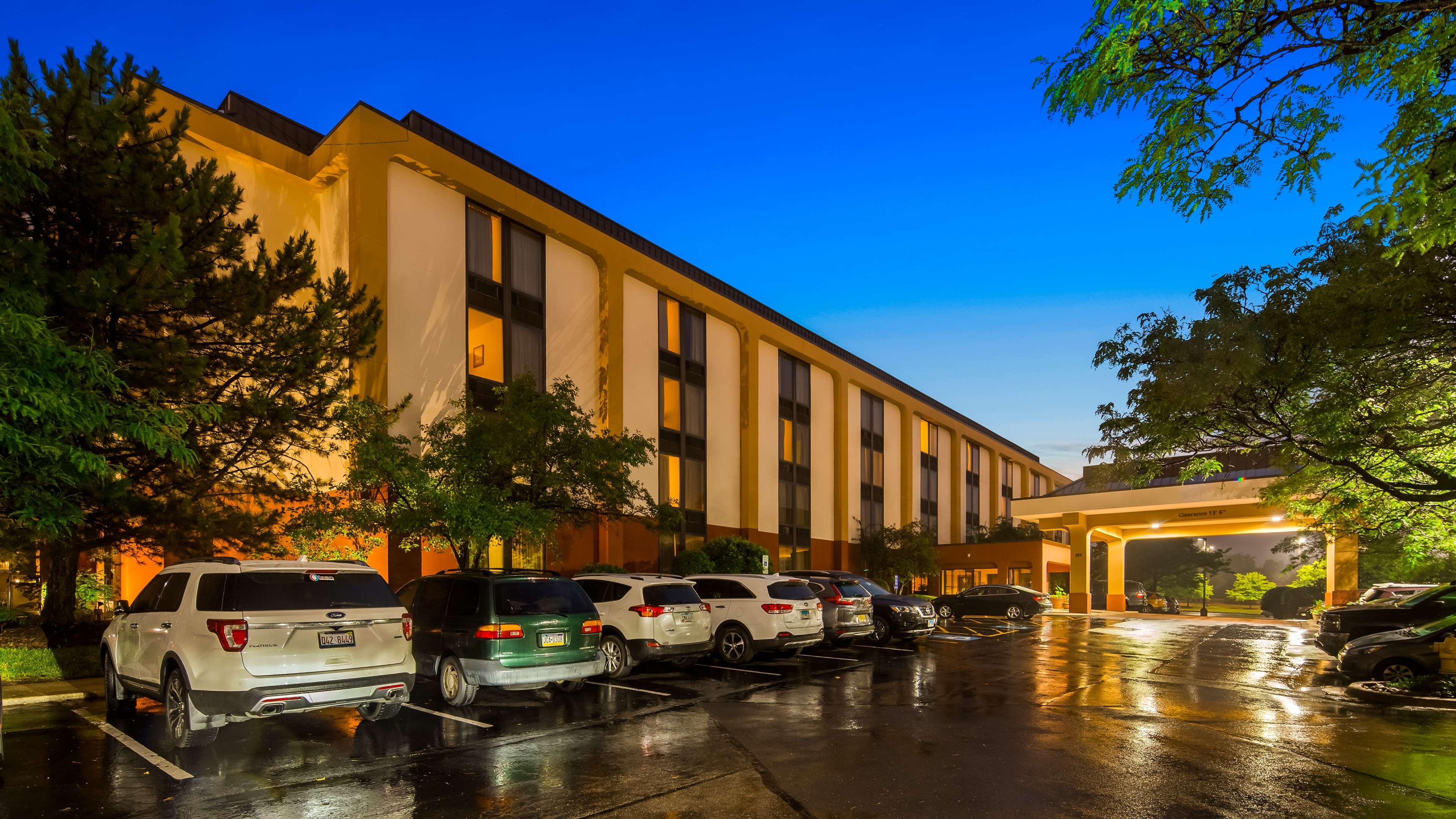 Surestay Plus Hotel By Best Western Chicago Lombard Buitenkant foto