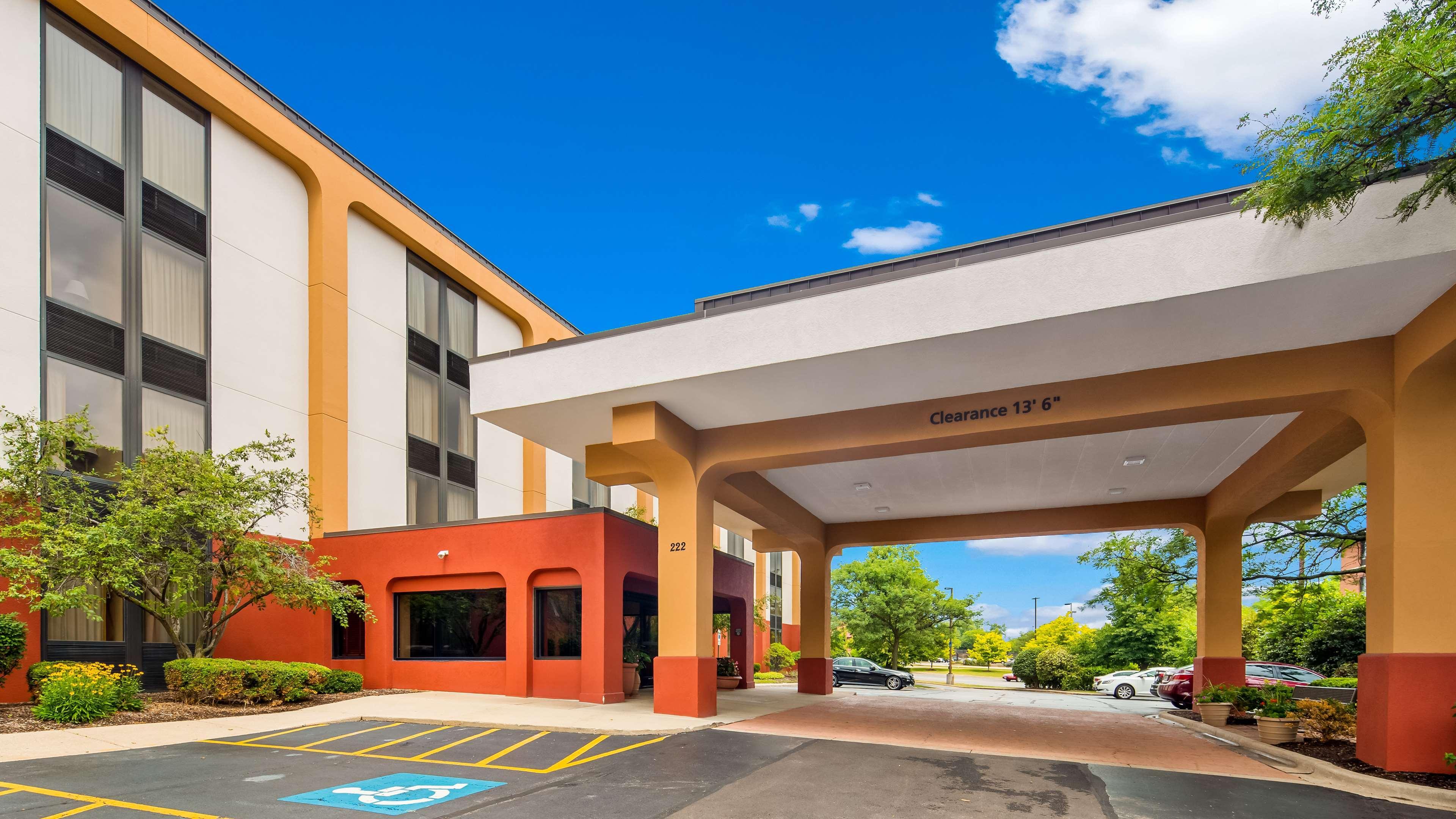 Surestay Plus Hotel By Best Western Chicago Lombard Buitenkant foto