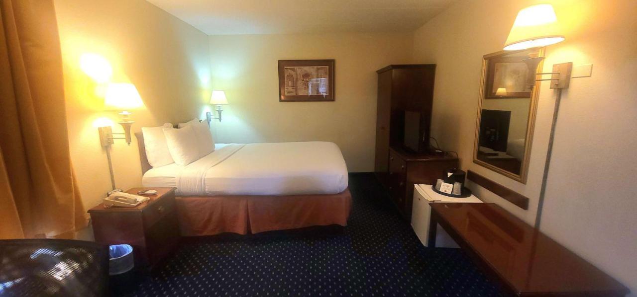 Surestay Plus Hotel By Best Western Chicago Lombard Buitenkant foto