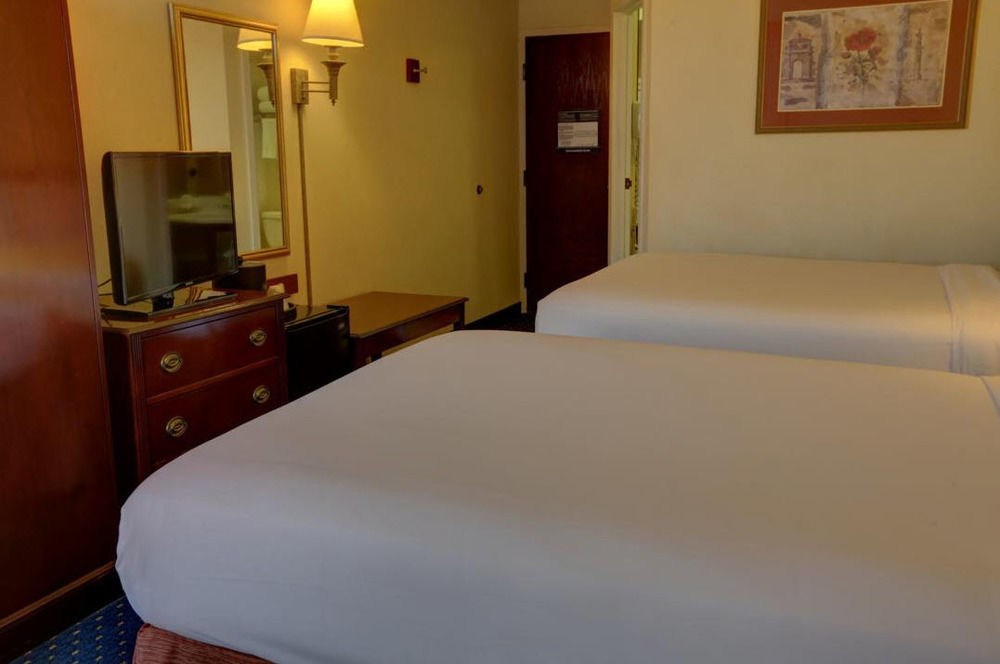 Surestay Plus Hotel By Best Western Chicago Lombard Buitenkant foto