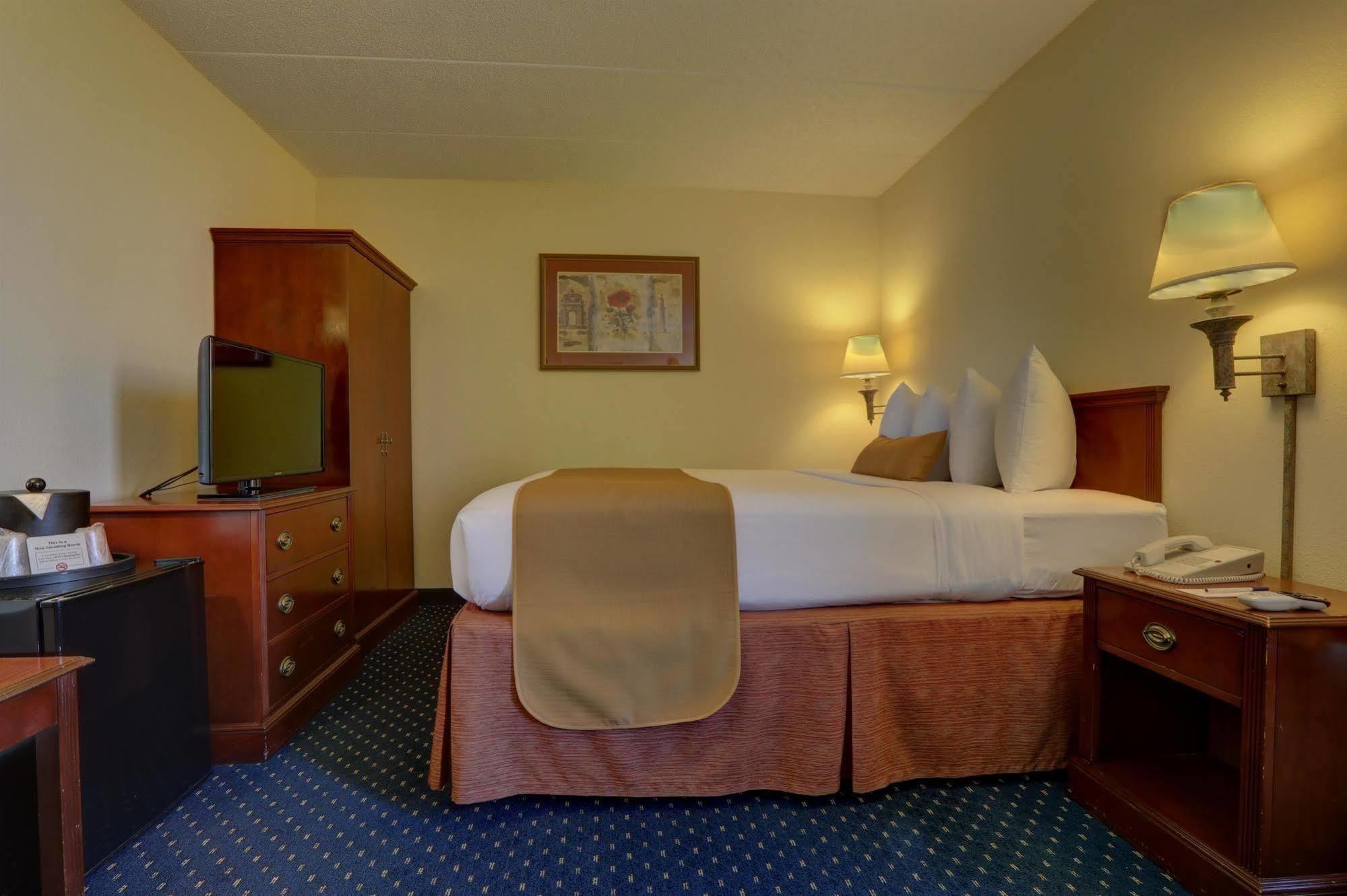 Surestay Plus Hotel By Best Western Chicago Lombard Buitenkant foto