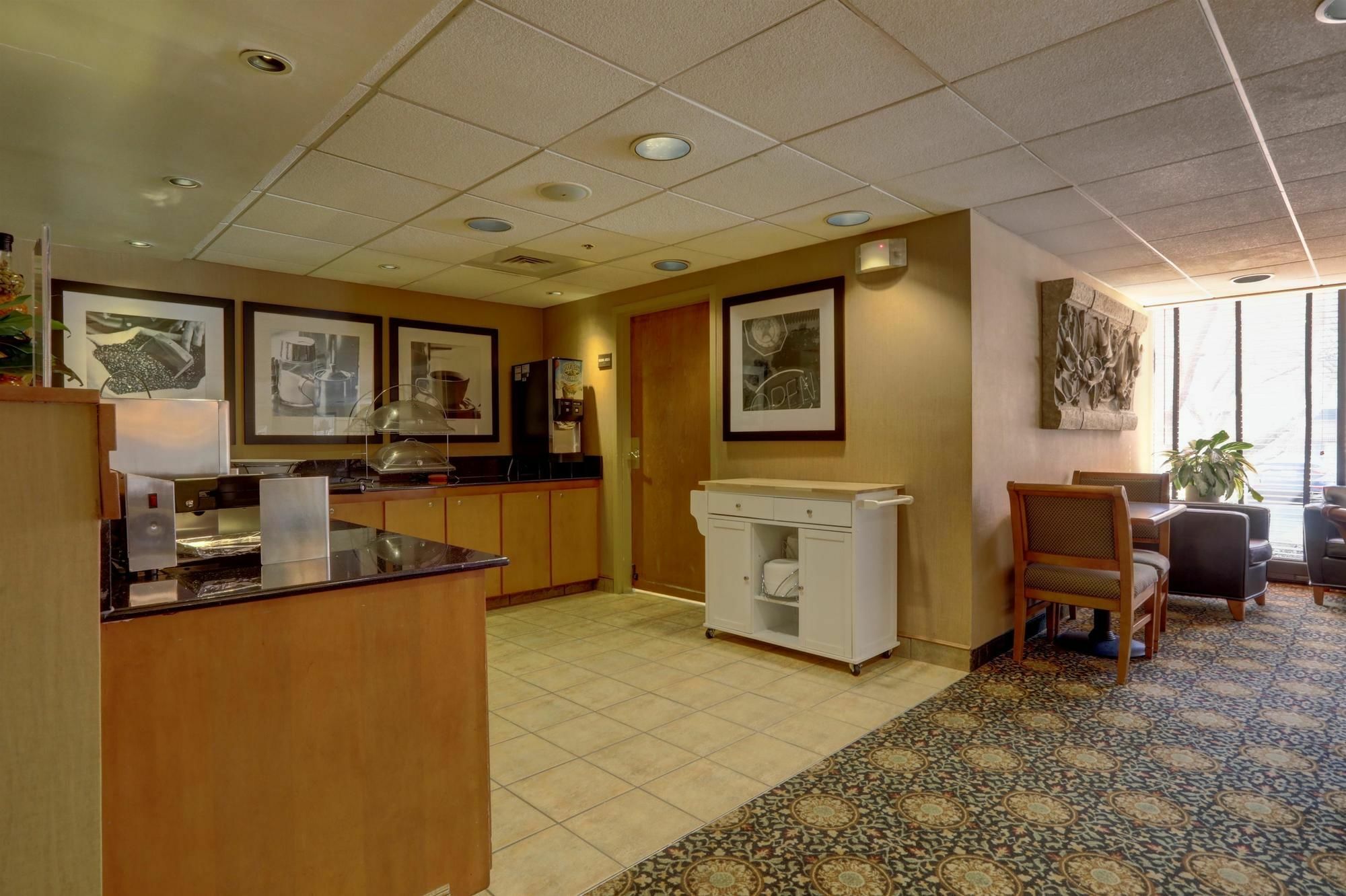 Surestay Plus Hotel By Best Western Chicago Lombard Buitenkant foto
